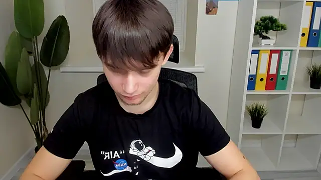 alejandroellias (M twink) - 30 nude squats