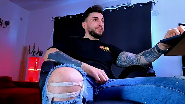 MightyAaron66 webcam