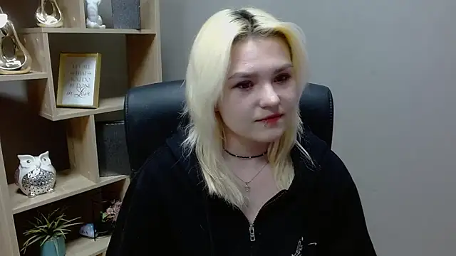 sweetlilyxo - SweetLilyxo's free webcam