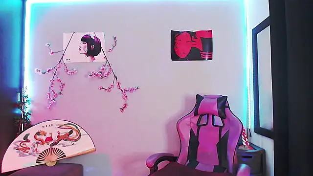 catipetite - Catipetite's free webcam - UK Sex Cams