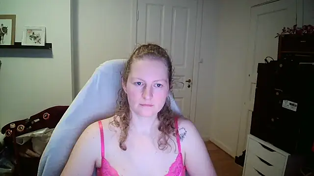 girlnina-1995 - Girlnina-1995's free webcam