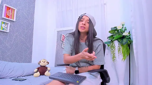 ViictoriiaSaenz webcam