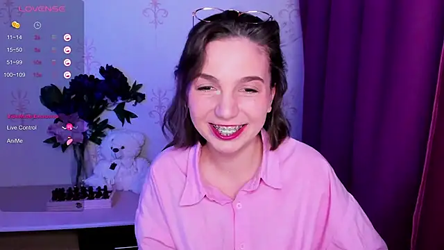 kindhazelhere_ - KindHazelHere_'s free webcam