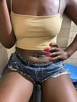 Webcam Model (julietunderwoood)  is live.Free join now!