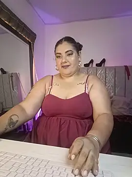 Webcam Model (AndreaKinky)  is live.Free join now!