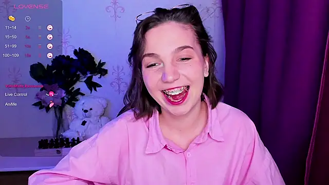 kindhazelhere_ - KindHazelHere_'s free webcam