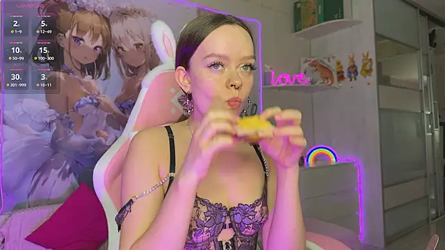 CheekySashaCharm webcam