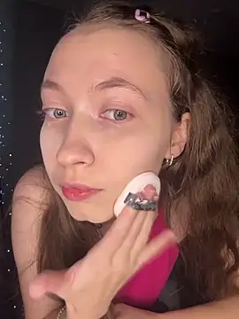 holy_poly - Holy_Poly's free webcam