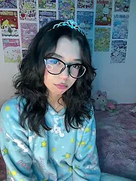 Webcam Model (Valen-Foxx1)  is live.Free join now!