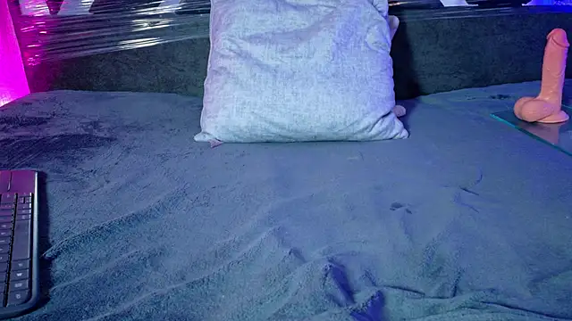 meggan_77 - Meggan_77's free webcam