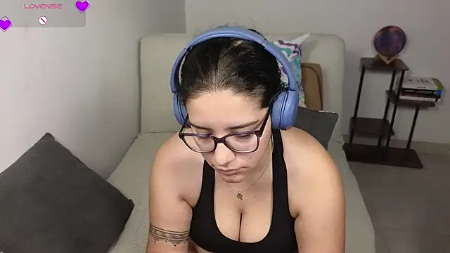 blue__moon_ - Blue__moon_'s free webcam