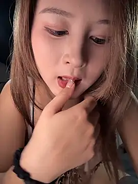 新人Yuki 21岁大学生 超级敏感 易喷体质 C罩杯 大尺度​尽在PVT,双人秀只在C2C 提免费要求直接封禁 加王子可以免费观看上百个福利视频