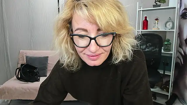 Cassandra_Hotty webcam