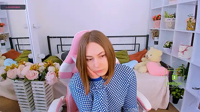 elma_lily - Elma_Lily's free webcam - UK Sex Cams