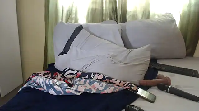 foxybrownxx1 - Foxybrownxx1's free webcam