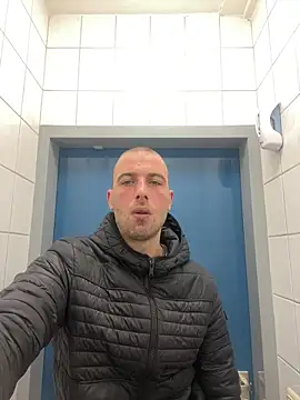 rotteei1 (M young) - Show Dick in car public