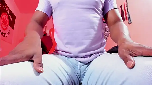 AlejoKhalifa_ webcam