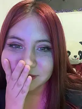Caroline_red webcam