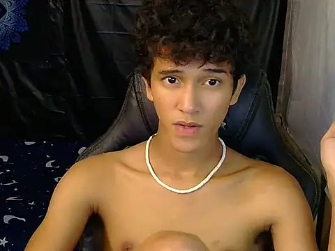 hugekenbigcock webcam