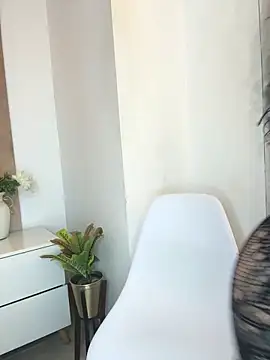 angelinaduvall (F young) - Deep fingering until wet