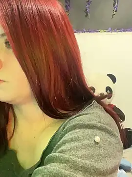 Caroline_red webcam