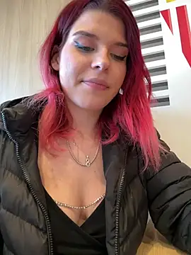 Webcam Model (RiriRoseey)  is live.Free join now!