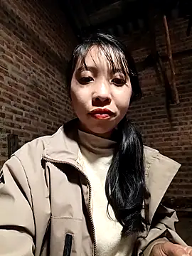 emaame68 - Emaame68's free webcam