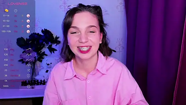 kindhazelhere_ - KindHazelHere_'s free webcam