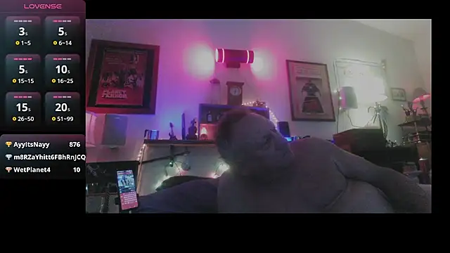 Pussyeat2please webcam