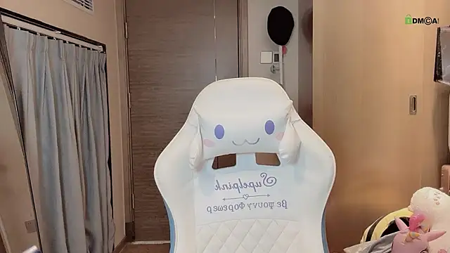 makinghappymyself_ - Makinghappymyself_'s free webcam