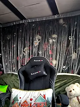 kikixred - KikiXRed's free webcam - UK Sex Cams