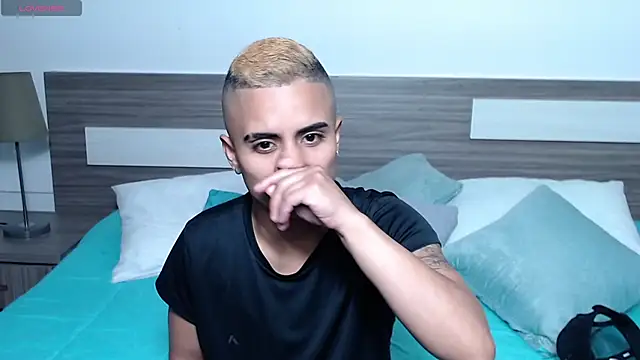 Liiamthompson webcam