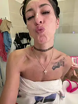 Amani_thewolf webcam