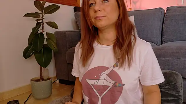 angeladesires - AngelaDesires's free webcam