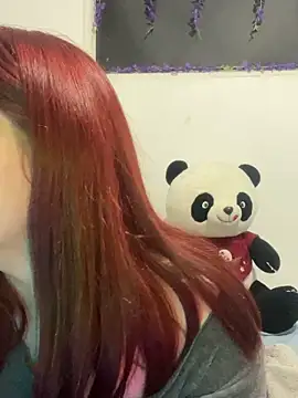 Caroline_red webcam