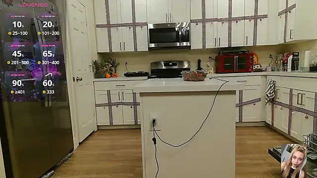 Preview of blondiewithanass