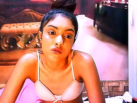 IndianPretty14u2Luv webcam