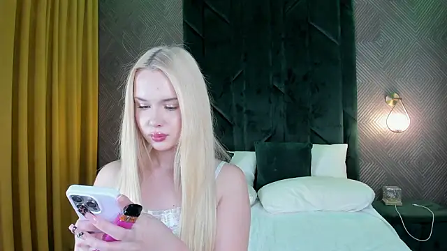 NicoletaCooper webcam