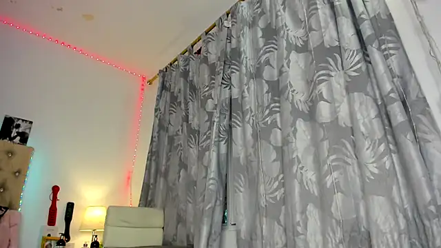 shantallhotxx webcam