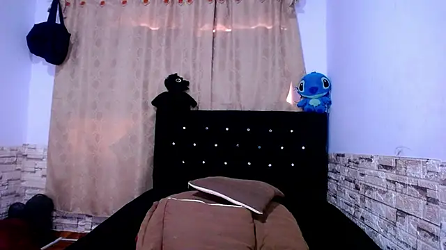 bicky_24 - Bicky_24's free webcam