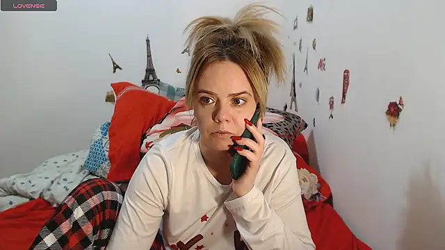 hotmilf4uxxx - Hotmilf4uxxx's free webcam