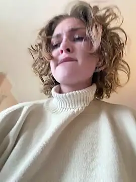 Webcam Model (KellyKeler)  is live.Free join now!