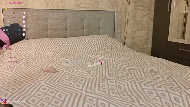 lil_sandra - LIl_Sandra's free webcam