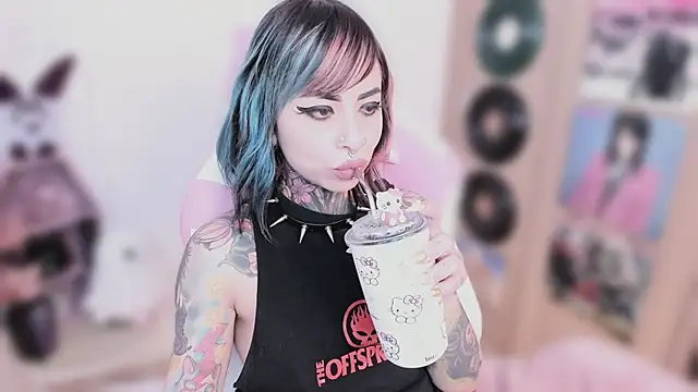 nikkiramone - NikkiRamone's free webcam