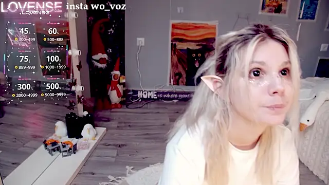 careful_i_bite - Careful_i_bite's free webcam