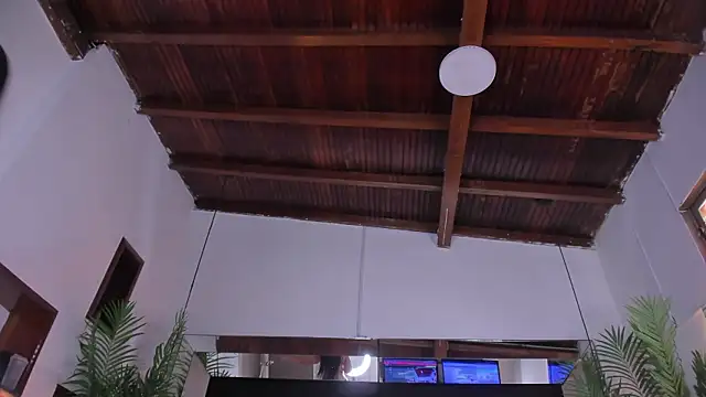 emily-fox - Emily-fox's free webcam - UK Sex Cams