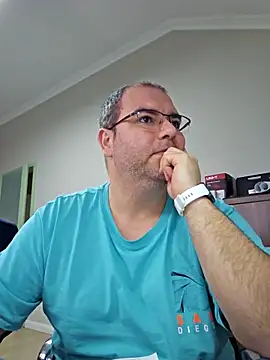 Andrew1900529 webcam