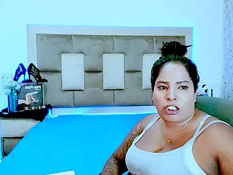 indiantopaz694u webcam