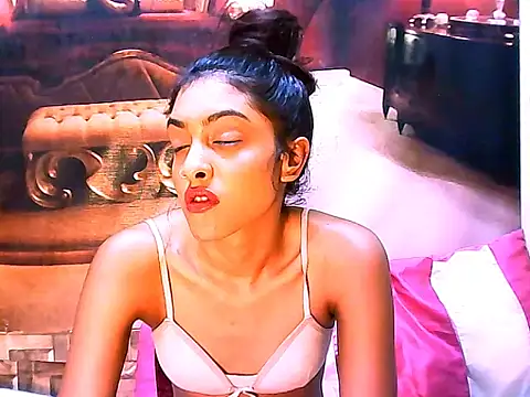 IndianPretty14u2Luv webcam