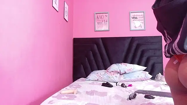 curvybrunnete - Curvybrunnete's free webcam